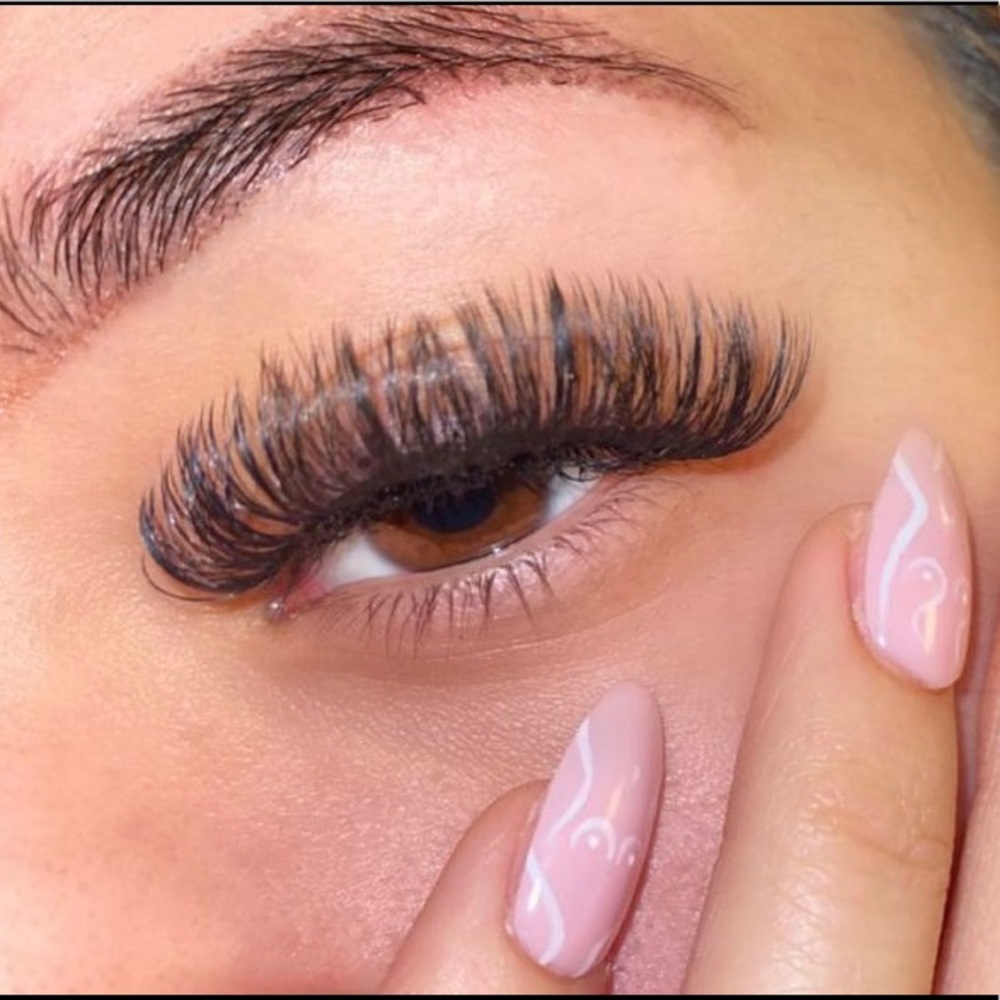 Custom Strip Lashes - Picture 3 of 15